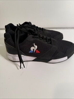 Le Coq Sportif Black Men's Low-Top Sneakers with Red & Blue Logo